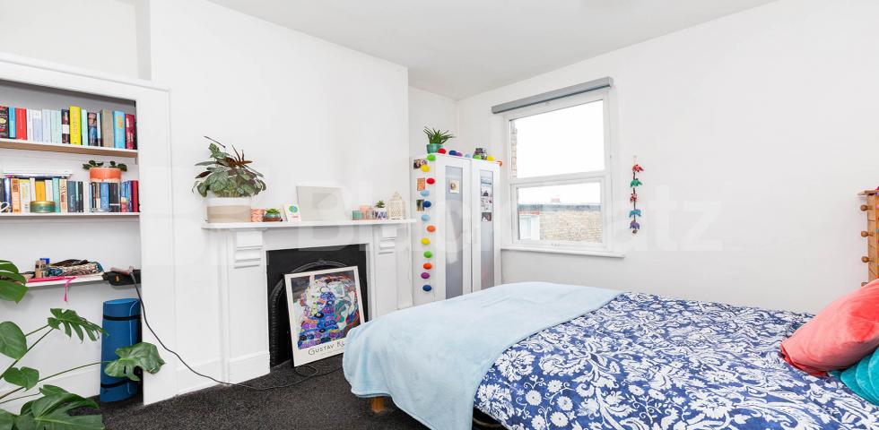 			NEW INSTRUCTION!, 2 Bedroom, 1 bath, 1 reception Flat			 Falkland Road, HARINGEY LADDER